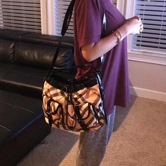 Beautiful Brand New Burberry drawstring tote! - Picture 6 of 8